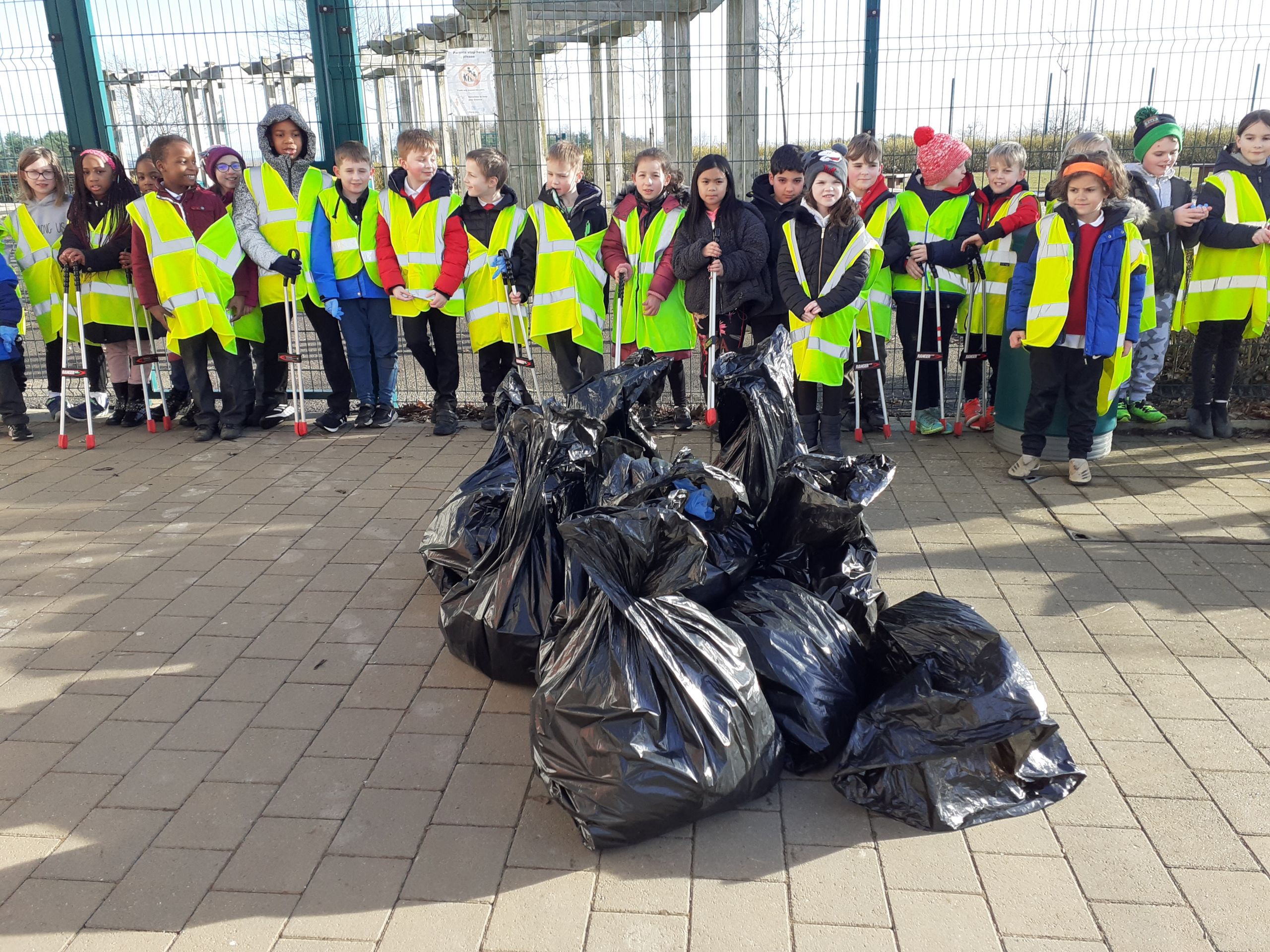 braehead-school-litter-pick-photo